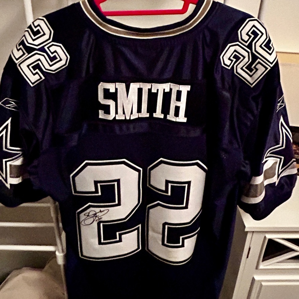 🏈Say What?! Who? 🫨Autographed Emmitt Smith Reebok NFL Jersey Number 22! - Picture 8 of 16